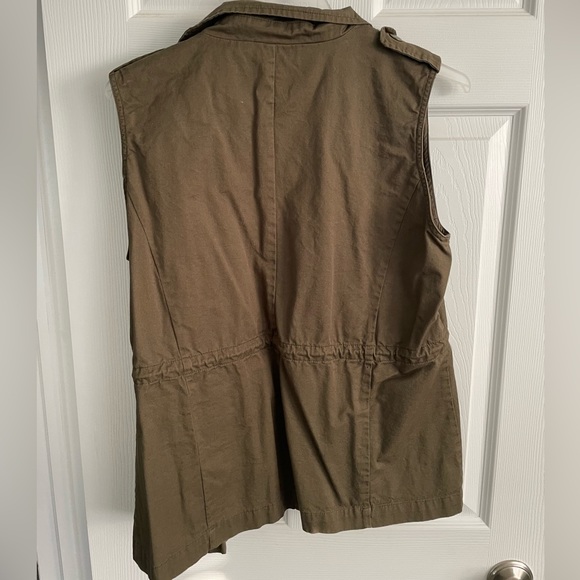 Swoon Green Vest - Picture 2 of 2